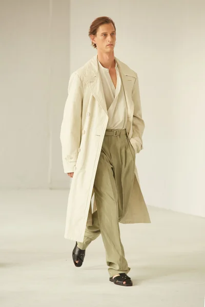 Look 14
